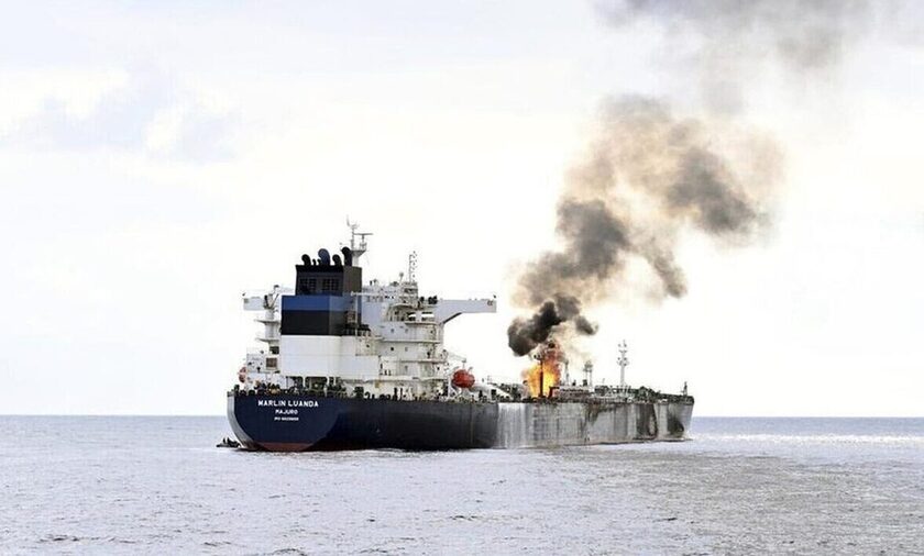 Εκρήξεις σε πλοίο ανοιχτά του Κόλπου του Άντεν
