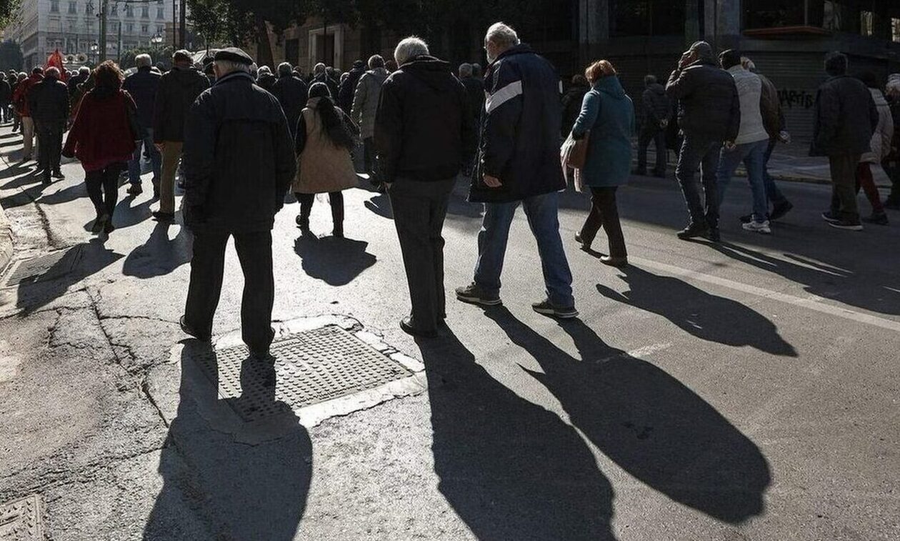 Συντάξεις: Αυξήσεις έως και 300 ευρώ για τους συνταξιούχους που εργάζονται