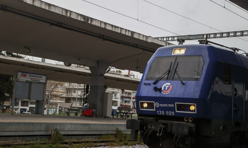 Νέο σοκ στο σιδηροδρομικό δίκτυο: Καπνοί στη μηχανή ακινητοποίησαν τρένο στη Μαγούλα