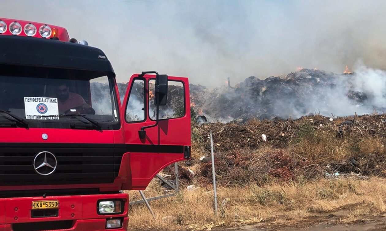 Φωτιά στο Λαύριο - Δήμαρχος: Δεν την έβαλε αξιωματούχος του δήμου