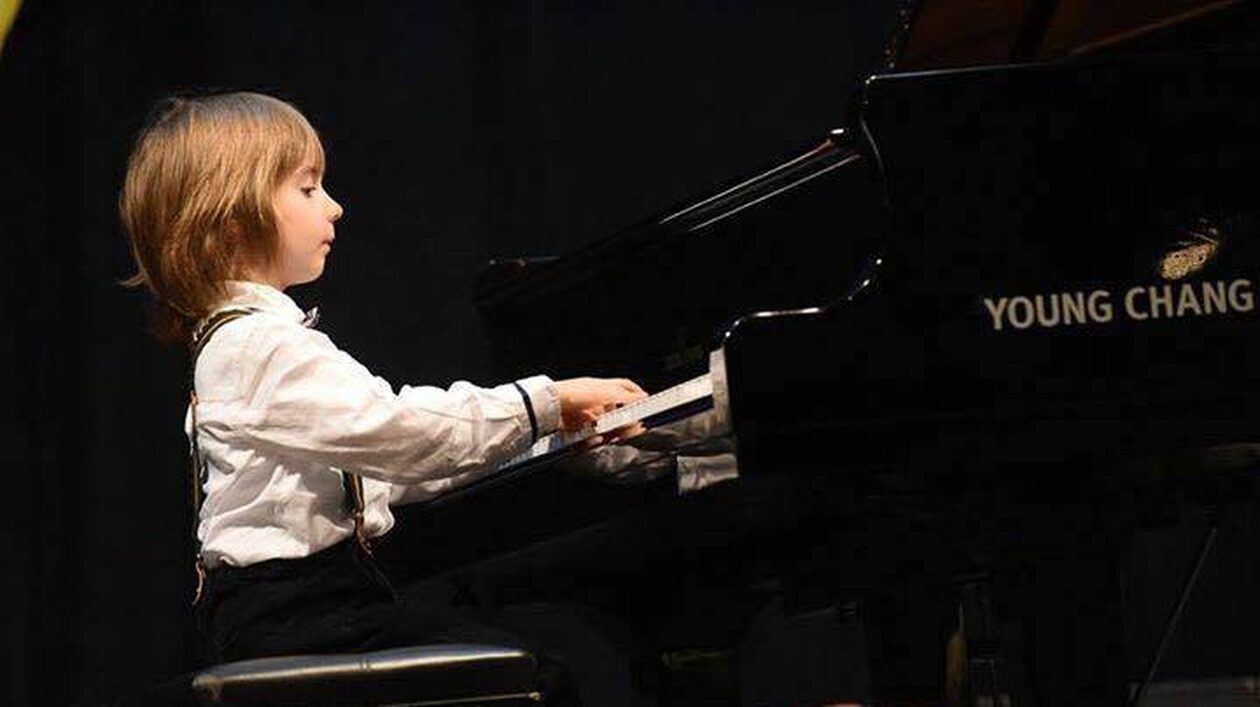 Ο 11χρονος Στέλιος Κερασίδης με υποτροφία σε κορυφαίο μουσικό σχολείο του κόσμου