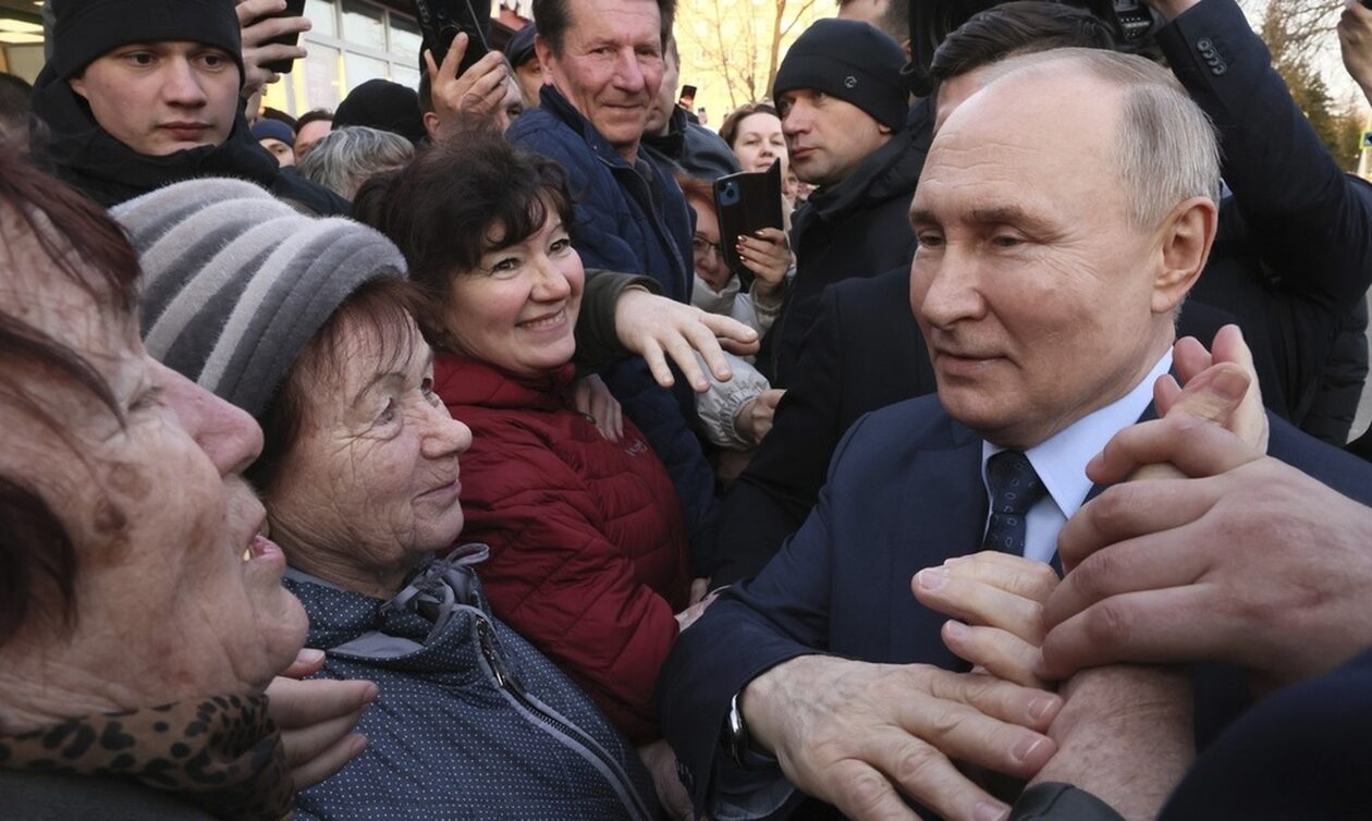 Εκλογές στη Ρωσία: Νικητής ο Πούτιν πριν ακόμη κλείσουν οι κάλπες - «Η χώρα σε χρειάζεται»