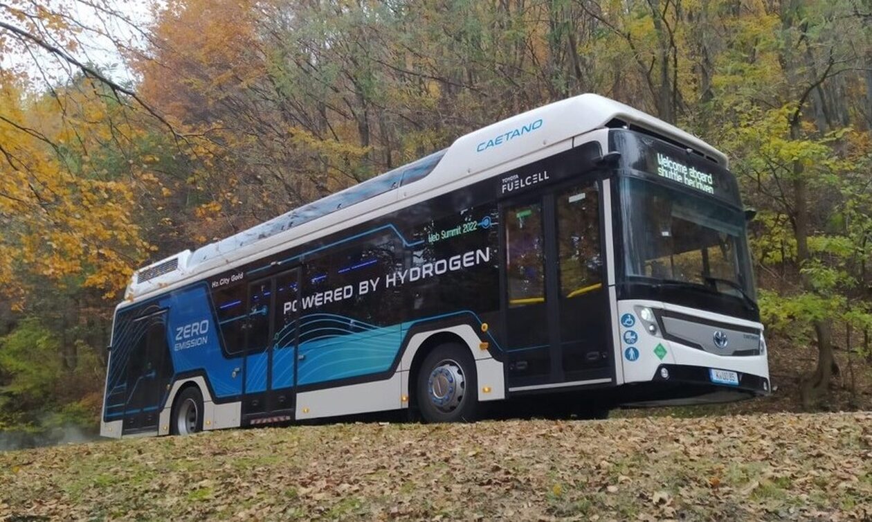 Το νέο ηλεκτρικό λεωφορείο που «καθαρίζει» την ατμόσφαιρα, έρχεται στη Θεσσαλονίκη