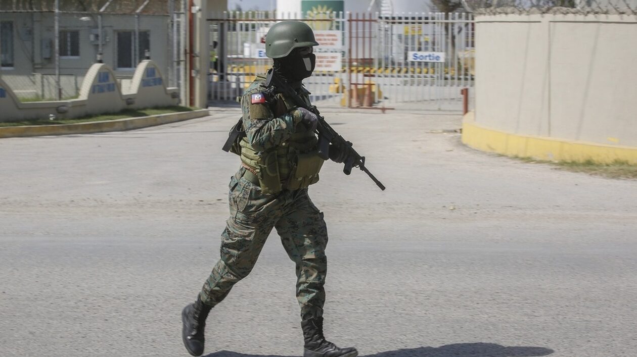 Αϊτή: Επιδρομή της αστυνομίας σε κρησφύγετο του αρχηγού της συμμορίας «Μπάρμπεκιου»