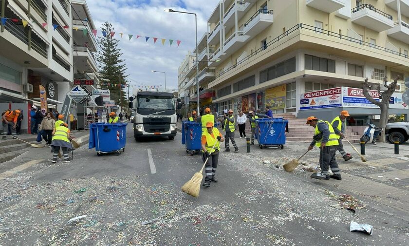 Καρναβάλι Ρεθύμνου: Οι αφανείς ήρωες καθάρισαν την πόλη στο… «πι και φι»
