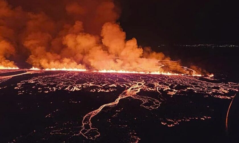 Ισλανδία: Κόλαση επί Γης από το ηφαίστειο Ρέικιανες - LIVE εικόνα από το φλεγομένο Γκρίνταβικ