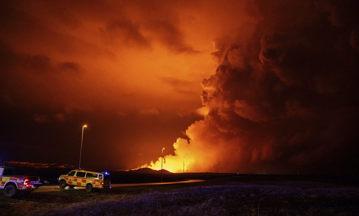 Ισλανδία: Συνεχίζεται η ηφαιστειακή δραστηριότητα  - Δεν κινδυνεύει η πόλη Γκρίνταβικ