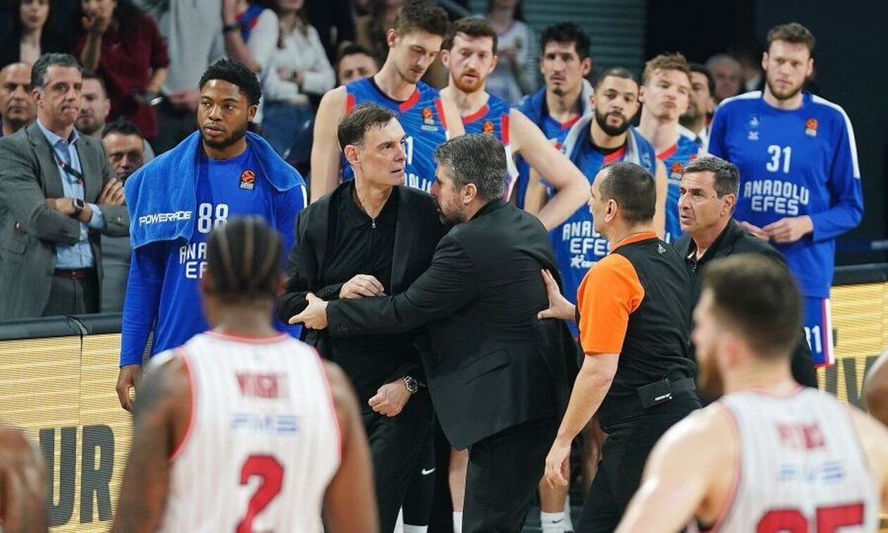 EuroLeague, Εφές - Ολυμπιακός 85-72: Κατώτερος στην Πόλη - Επίθεση Μπαρτζώκα στους διαιτητές (vid)
