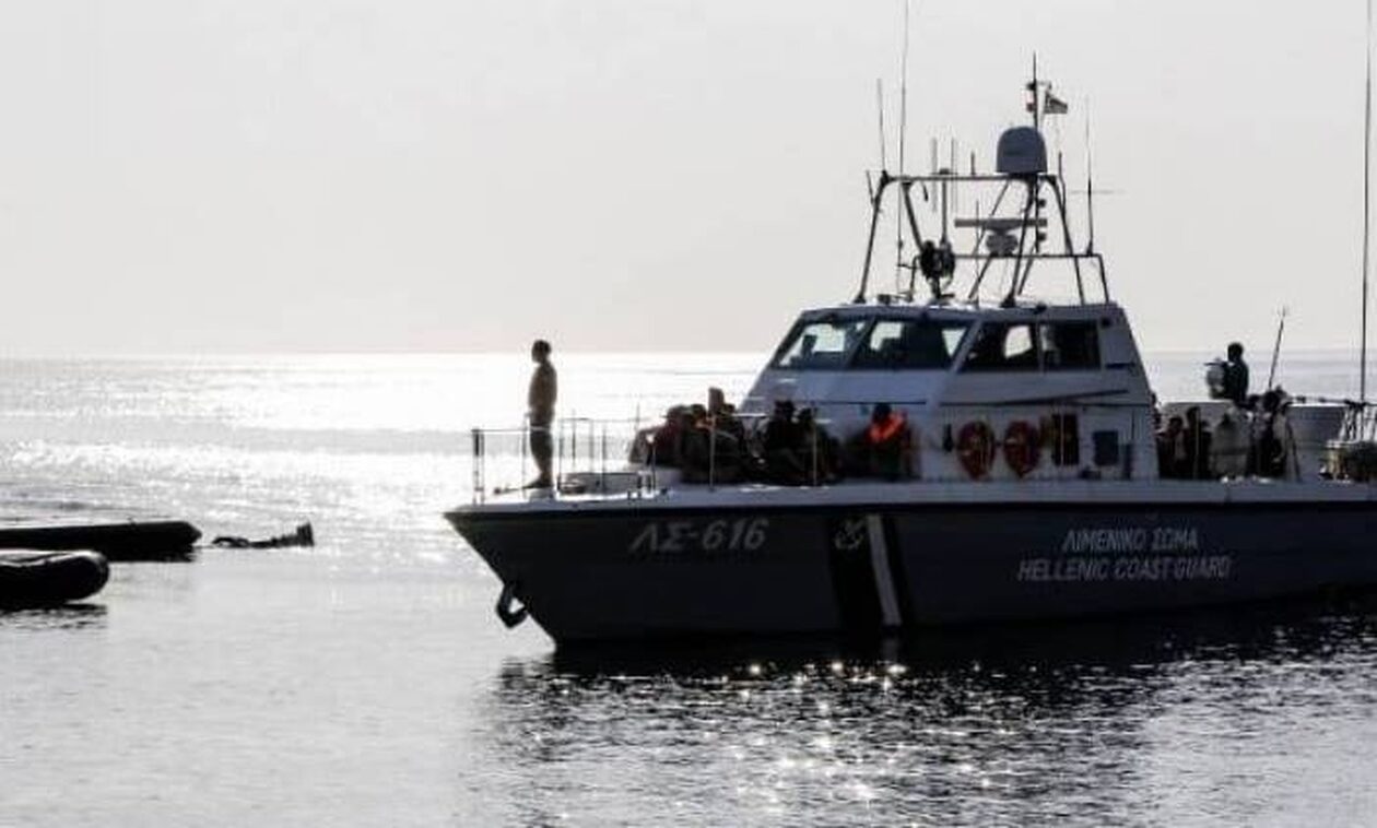 Συναγερμός στην Κυλλήνη για ακυβέρνητο σκάφος - Έσπευσε πλοίο για βοήθεια
