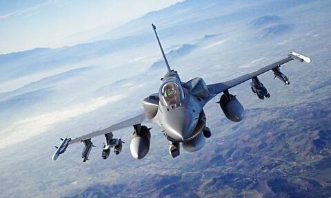 Μεταφέρεται στη Λήμνο με Super Puma ο πιλότος του F-16 που κατέπεσε νότια της Χαλκιδικής