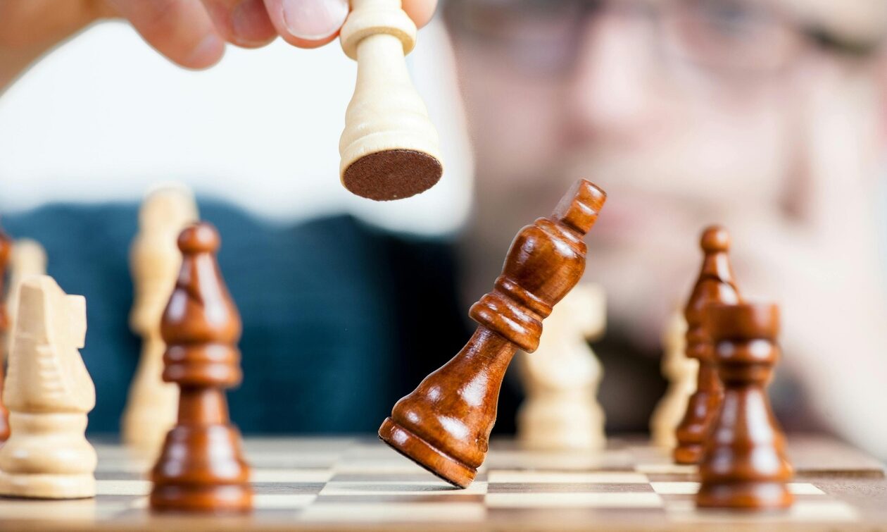 Έλον Μασκ: Άνδρας με εμφύτευμα εγκεφάλου παίζει σκάκι μόνο με τη σκέψη