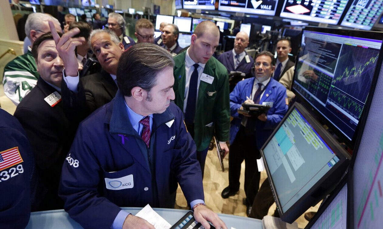 Ιστορικά ρεκόρ στη Wall Street – «Αγγίζει» τις 40.000 μονάδες ο Dow Jones