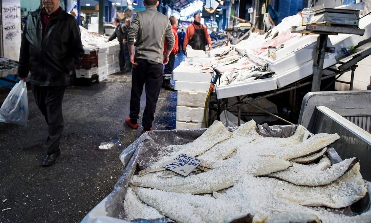 Από 15 ευρώ το κιλό ο φρέσκος ελληνικός μπακαλιάρος στη Βαρβάκειο Αγορά