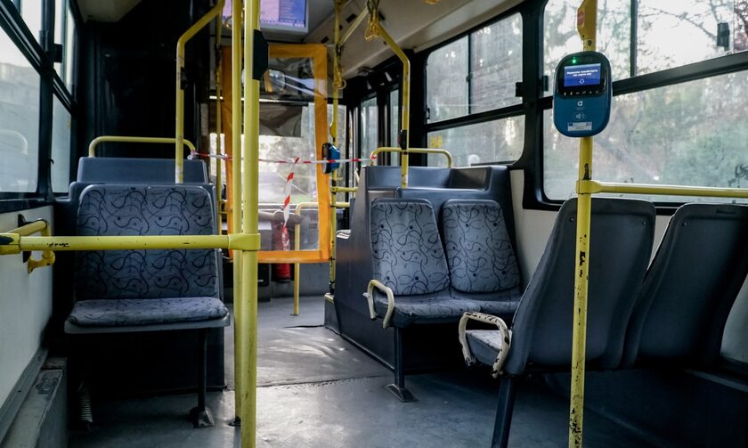Νέες καταγγελίες για οδηγούς λεωφορείων: Κινούνται στον δρόμο με ανοιχτές τις πόρτες