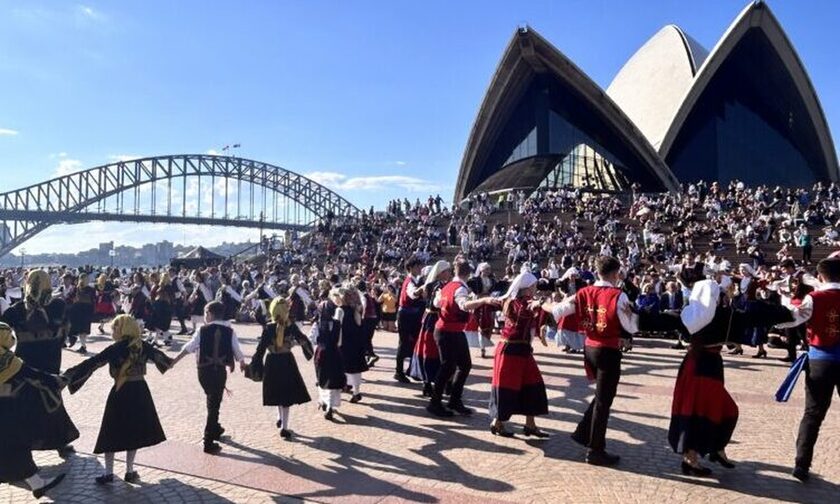 Υπό την ηγεσία του Αρχιεπισκόπου Αυστραλίας η μεγαλειώδη παρέλαση στην Όπερα του Σύδνεϋ