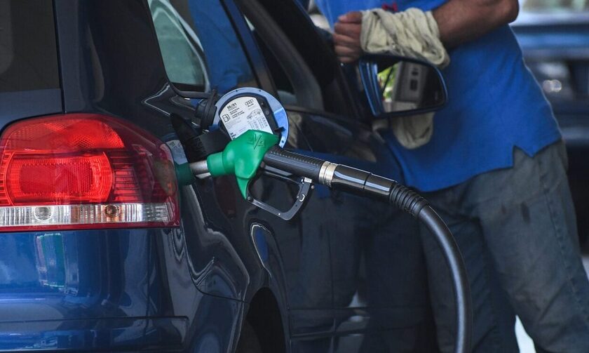 «Πετάει» πάλι η βενζίνη - Ξεπερνά τα 2 ευρώ στην περιφέρεια