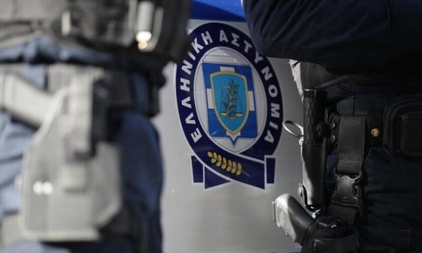 Θεσσαλονίκη: Αστυνομικός κατηγορείται για διακίνηση ναρκωτικών – Ελεύθερος μετά την απολογία του