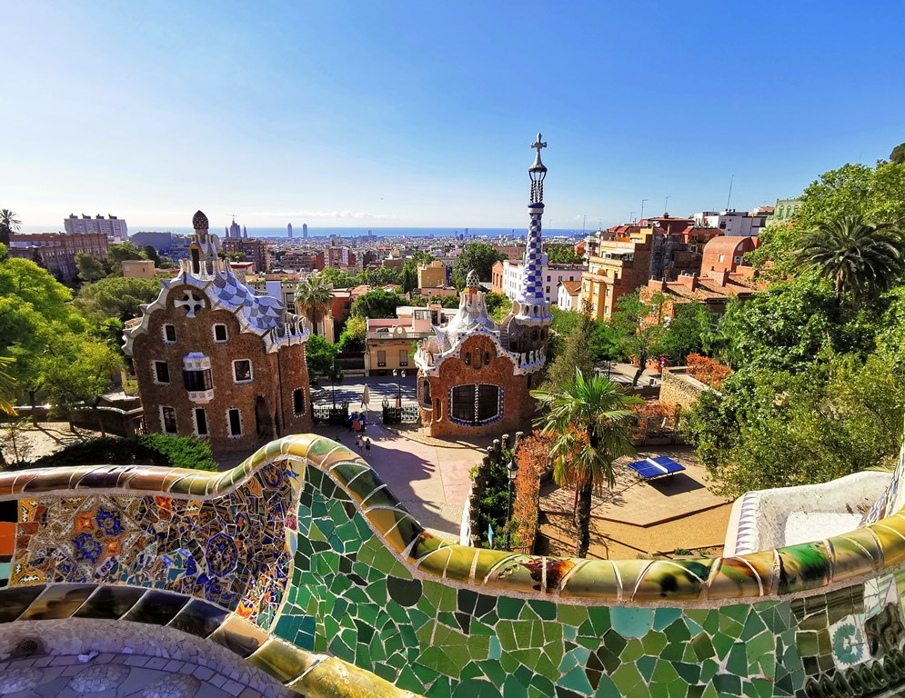 Στο πάρκο Γκούελ θα θαυμάσετε την αρχιτεκτονική του Gaudi