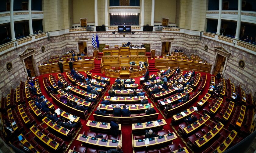 Βουλή: Θύελλα προκάλεσε η ομιλία Καραμανλή και η αποκάλυψη Παππά για «προσυνεννόηση»