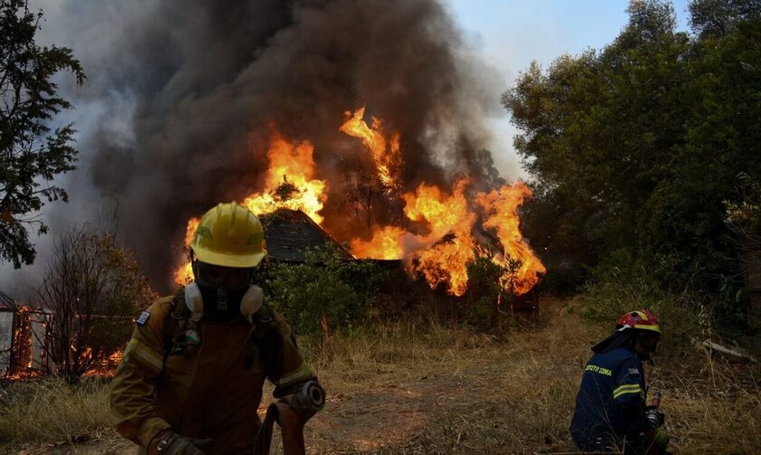 Μεγάλη κινητοποίηση της πυροσβεστικής για φωτιά στη Λακωνία - Επιχειρούν και εναέρια μέσα
