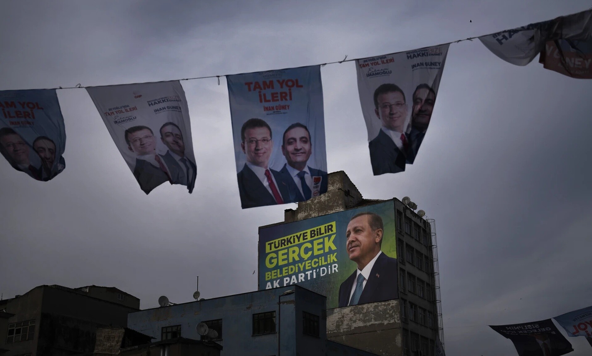 Δημοτικές εκλογές στην Τουρκία: Το σκληρό μπρα ντε φερ Ερντογάν-Ιμάμογλου στην Κωνσταντινούπολη