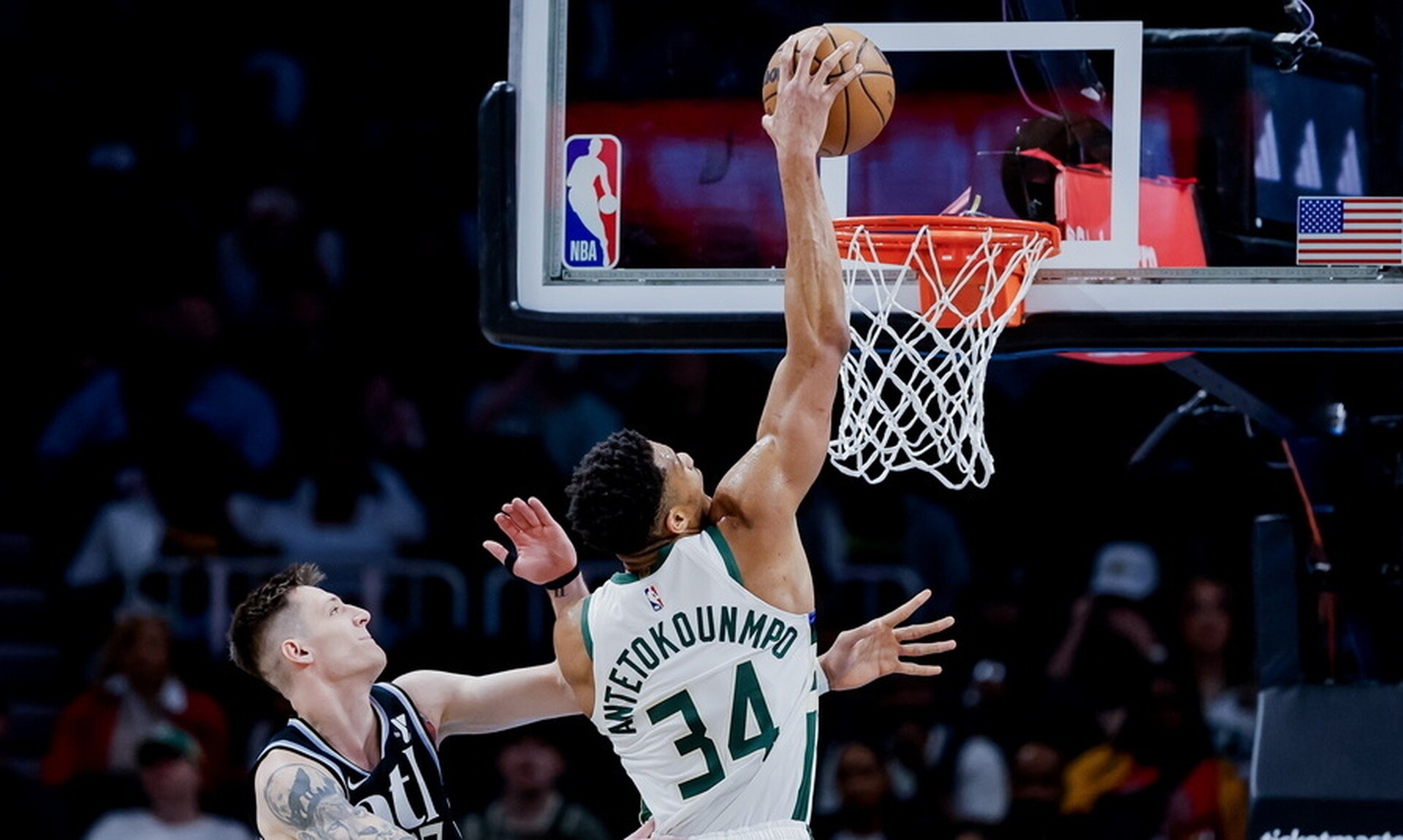 NBA: Στην κορυφή η καρφωματάρα του Γιάννη Αντετοκούνμπο κόντρα στους Χοκς (vids)