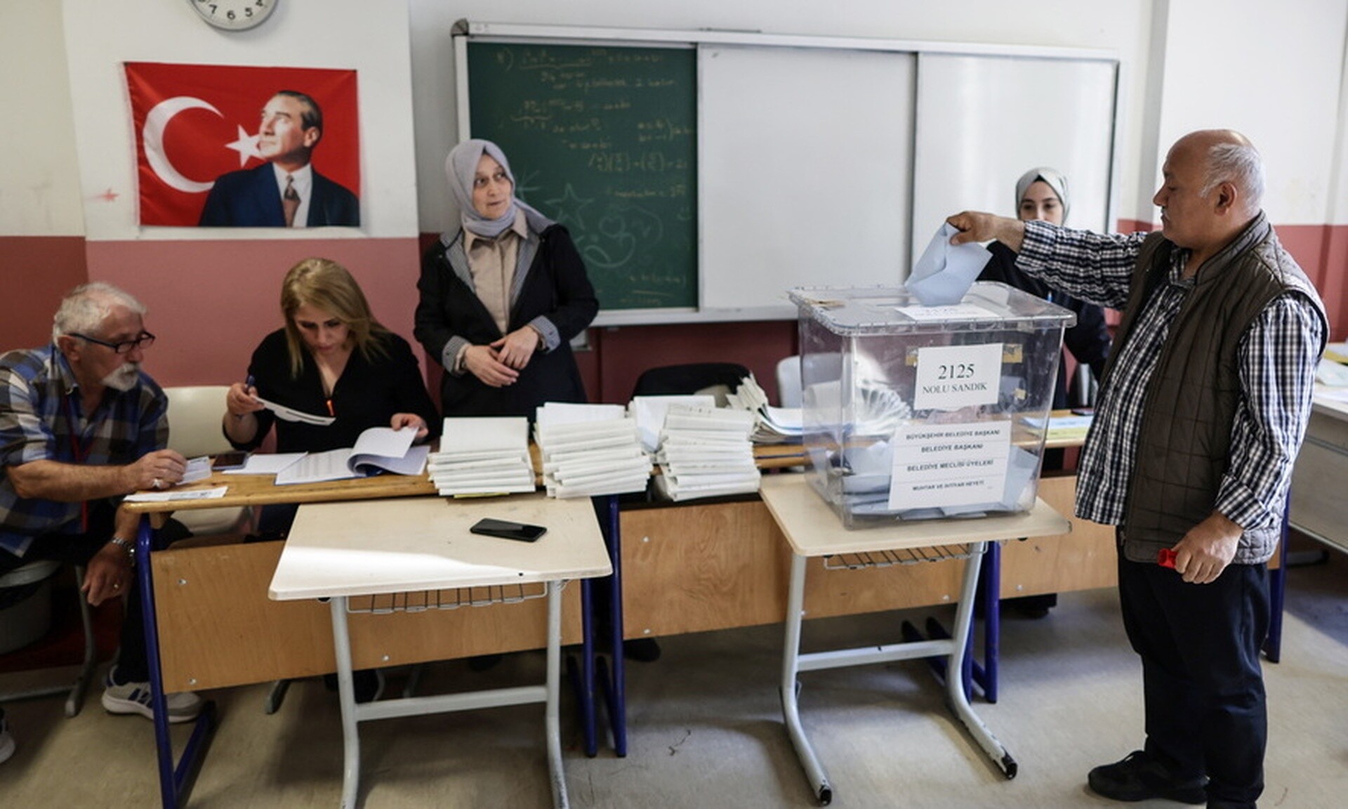 Τουρκία εκλογές: Βάφτηκε στο αίμα η επεισοδιακή ψηφοφορία - Άγριο ξύλο σε πολλές περιοχές