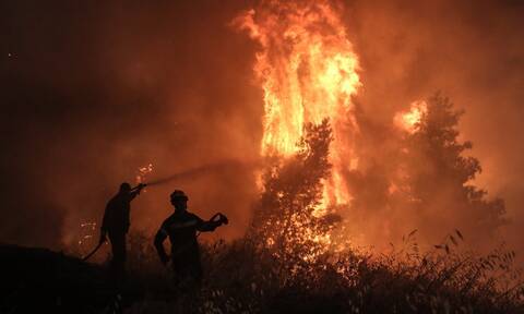 Φωτιά στην Κατερίνη – Συνεχίζεται η μάχη με τις φλόγες στα Πιέρια όρη