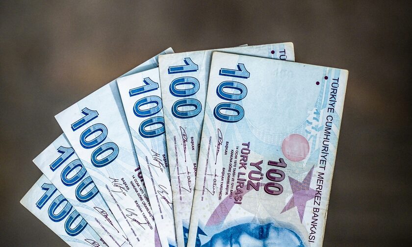 Τουρκία εκλογές: Ελεύθερη πτώση για την λίρα - Γιατί ανησυχούν οι επενδυτές