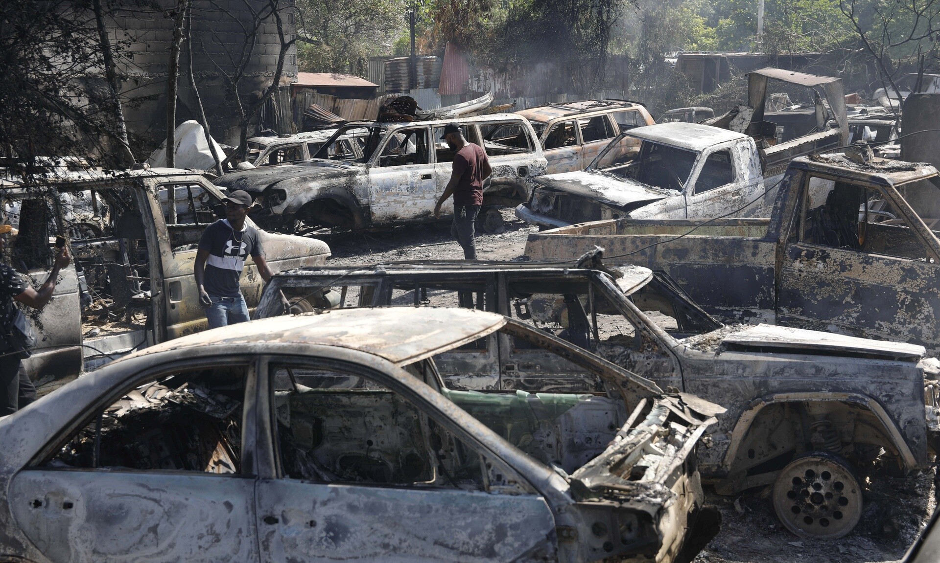 Κόλαση επί Γης η Αϊτή: Συμμορίες, πτώματα σε αποσύνθεση και χάος  - Η «άναρχη δυστοπία του Mad Max»