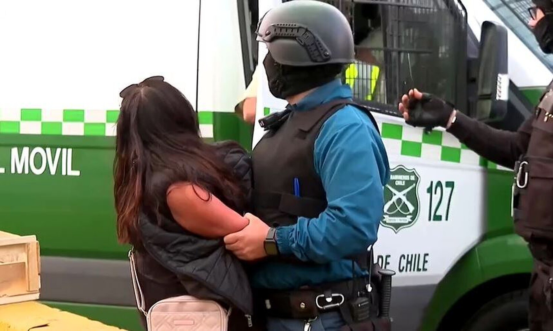 Θρίλερ στη Χιλή: Κρατούμενη άρπαξε όπλο αστυνομικού και άρχισε να πυροβολεί - Τρεις τραυματίες
