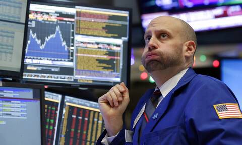 Πιέσεις στη Wall Street και νέα πτώση για τον Dow Jones