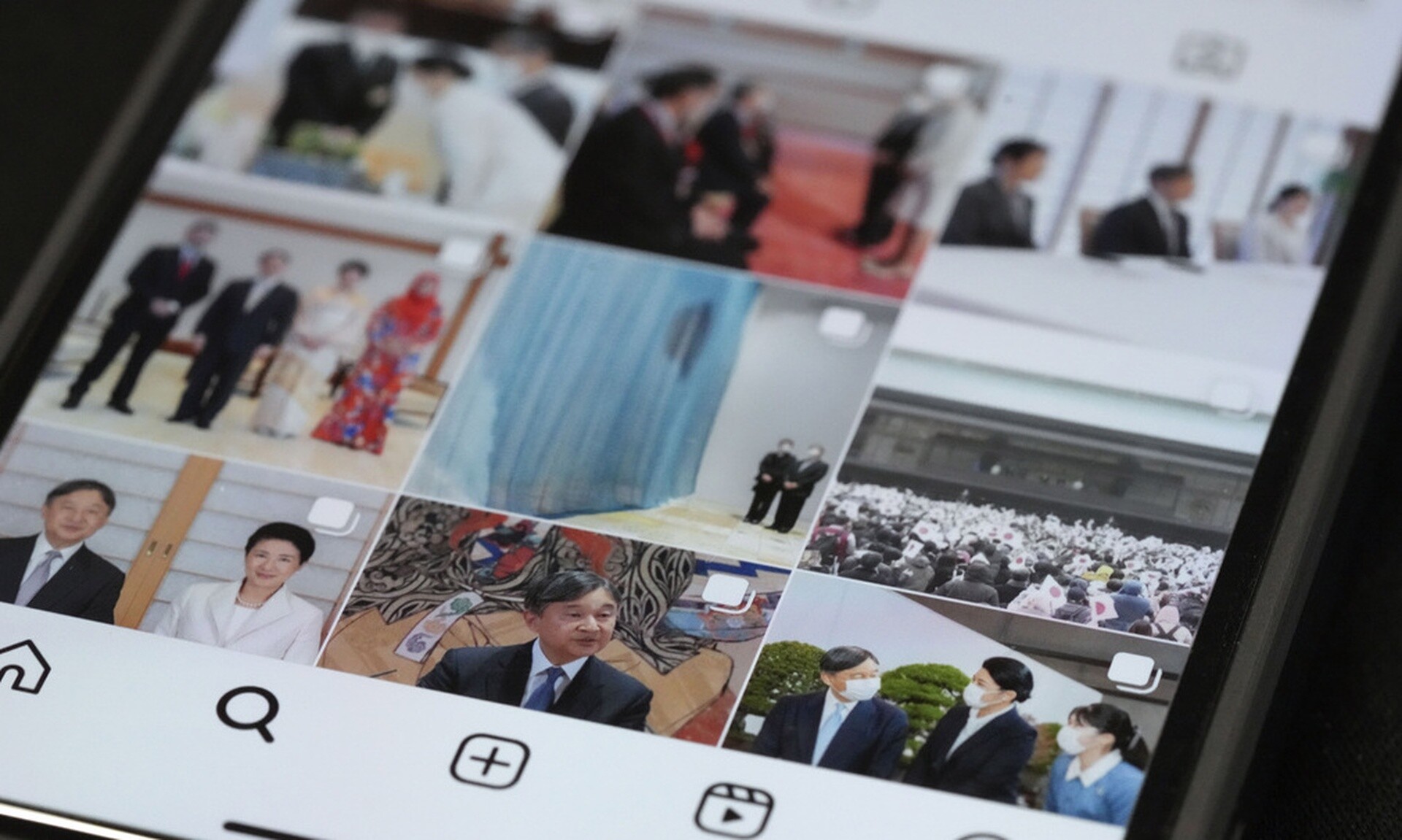 Ιαπωνία: Ο αυτοκράτορας Ναρουχίτο «μπήκε» στο Instagram - Ο «Θρόνος των Χρυσανθέμων» εκσυγχρονίζεται