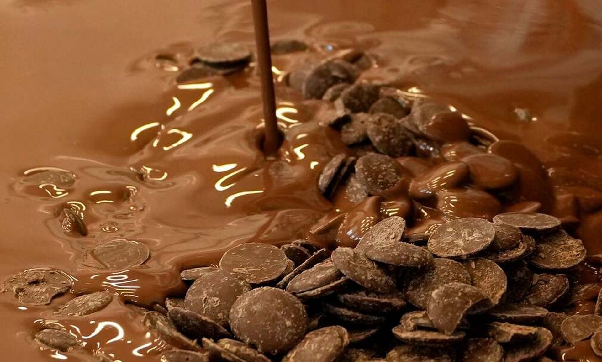 Κακά μαντάτα για τους λάτρεις της σοκολάτας: Οι τιμές εκτοξεύονται και η ποσότητα μειώνεται 