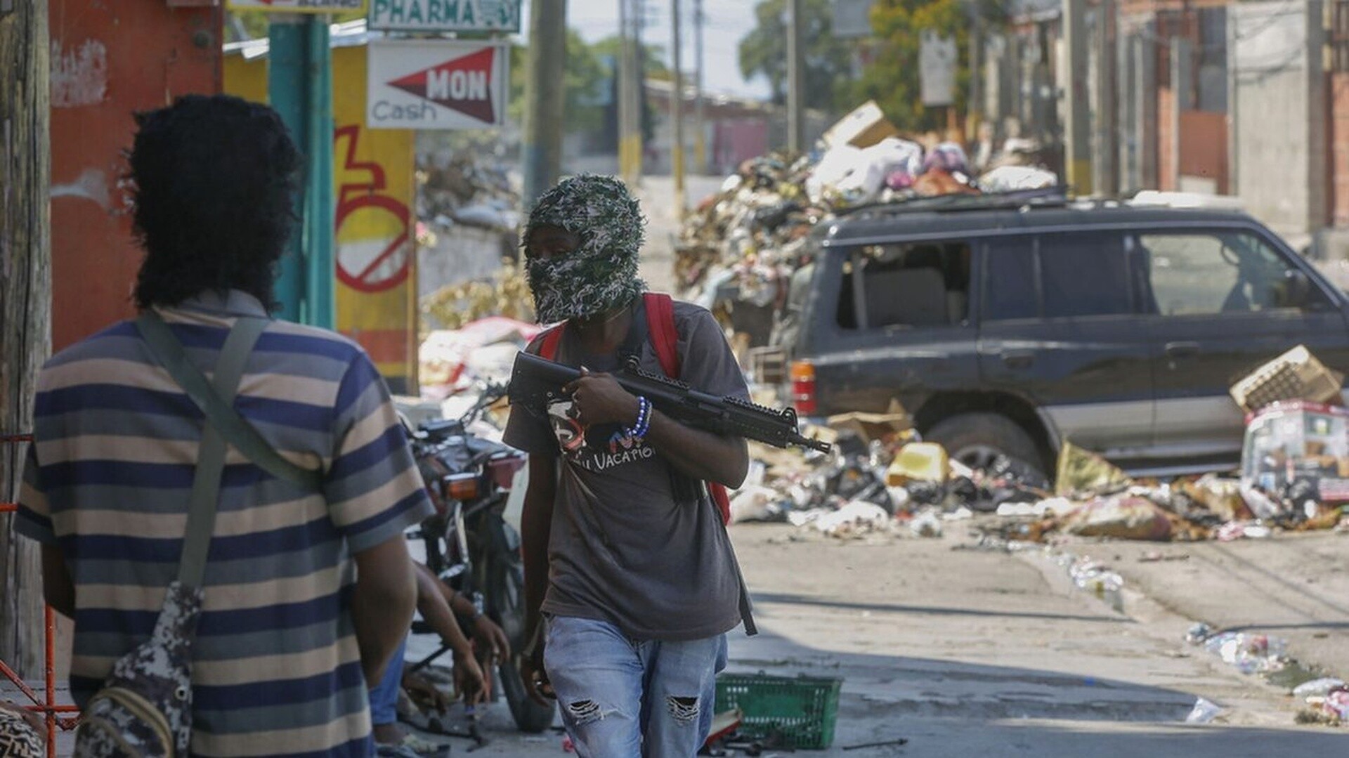Xάος στην Αϊτή: Συμμορίες ενόπλων επιτέθηκαν στην Εθνική Βιβλιοθήκη