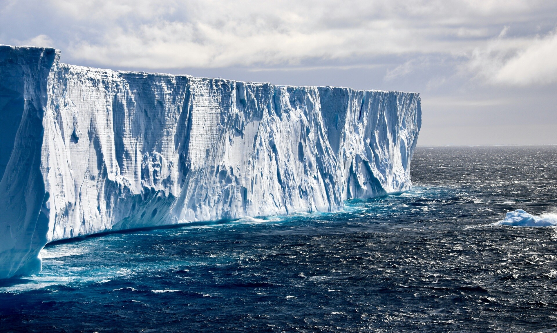 Πολική δίνη από την Ανταρκτική σκορπάει τρόμο και απειλεί τον να «πνίξει» τη γη