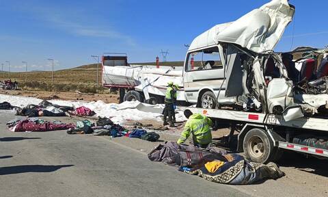 Βολιβία: 14 νεκροί από σύγκρουση λεωφορείου με φορτηγό