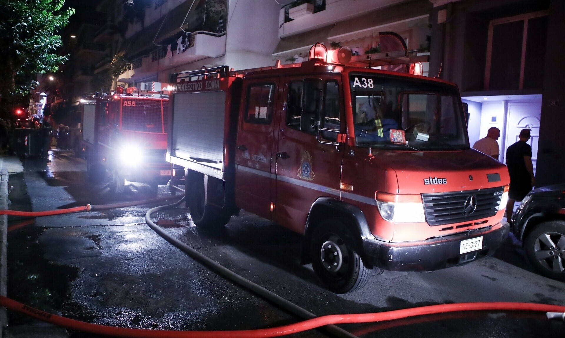 Παγκράτι: Πυρκαγιά σε διαμέρισμα - Επί τόπου τέσσερα οχήματα της Πυροσβεστικής