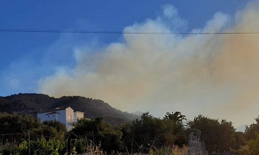 Μεγάλη φωτιά στην Κρήτη: Ήχησε το 112 για τρεις οικισμούς - Μεγάλη πυροσβεστική επιχείρηση 