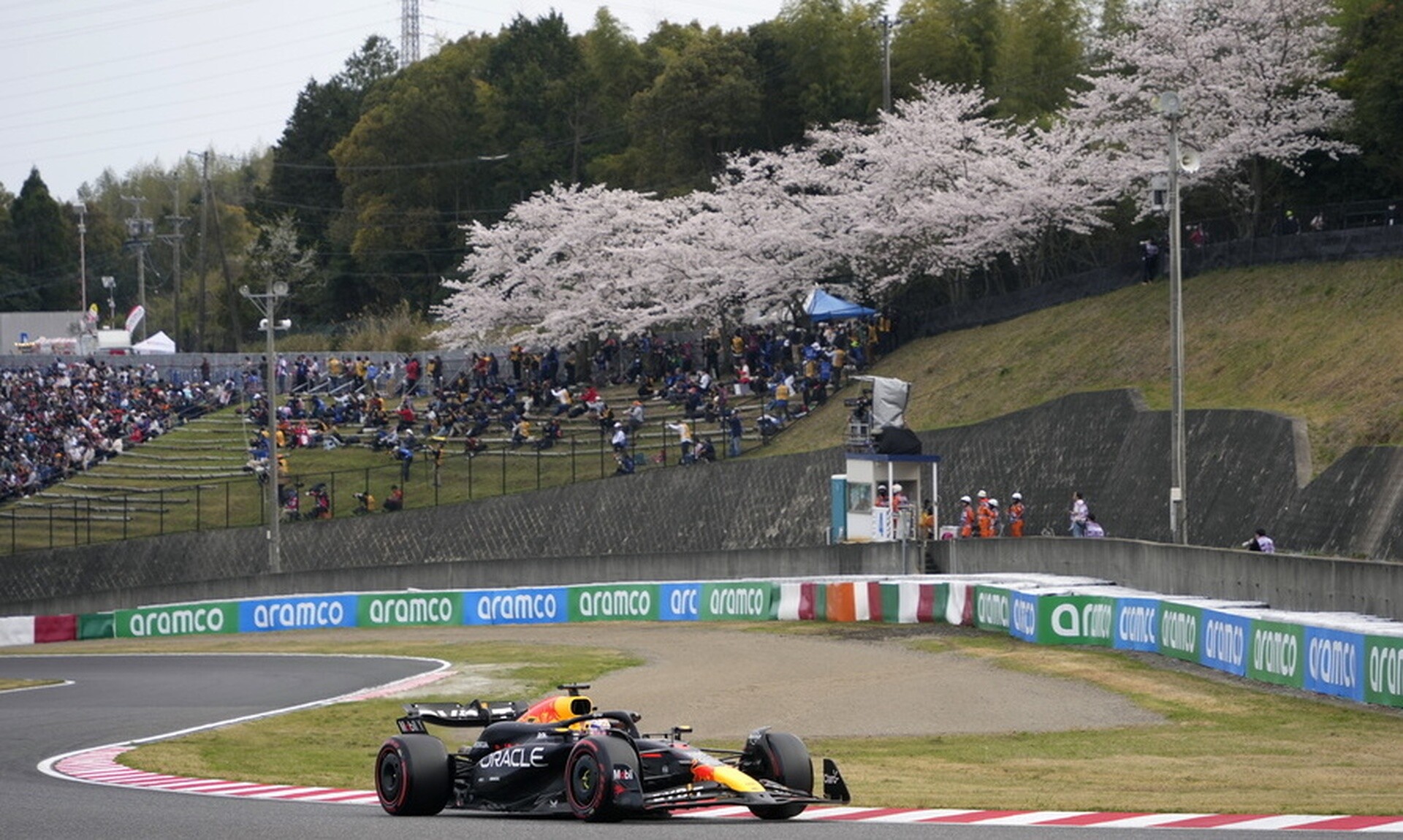 Formula 1: Poleman και στην Ιαπωνία ο Φερστάπεν – Τον ζόρισε ο Πέρεζ