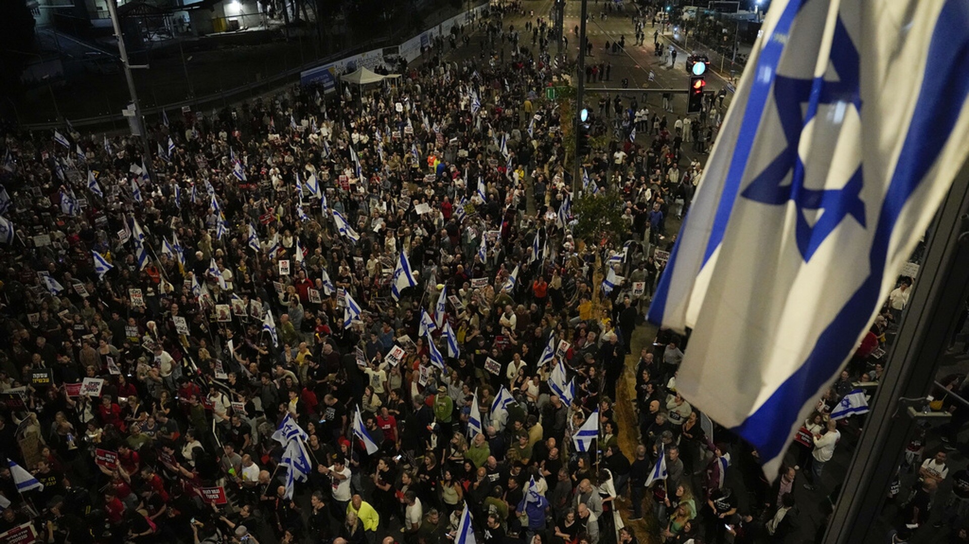 Πόλεμος στο Ισραήλ: Αυτοκίνητο έπεσε πάνω σε διαδηλωτές στο Τελ Αβίβ