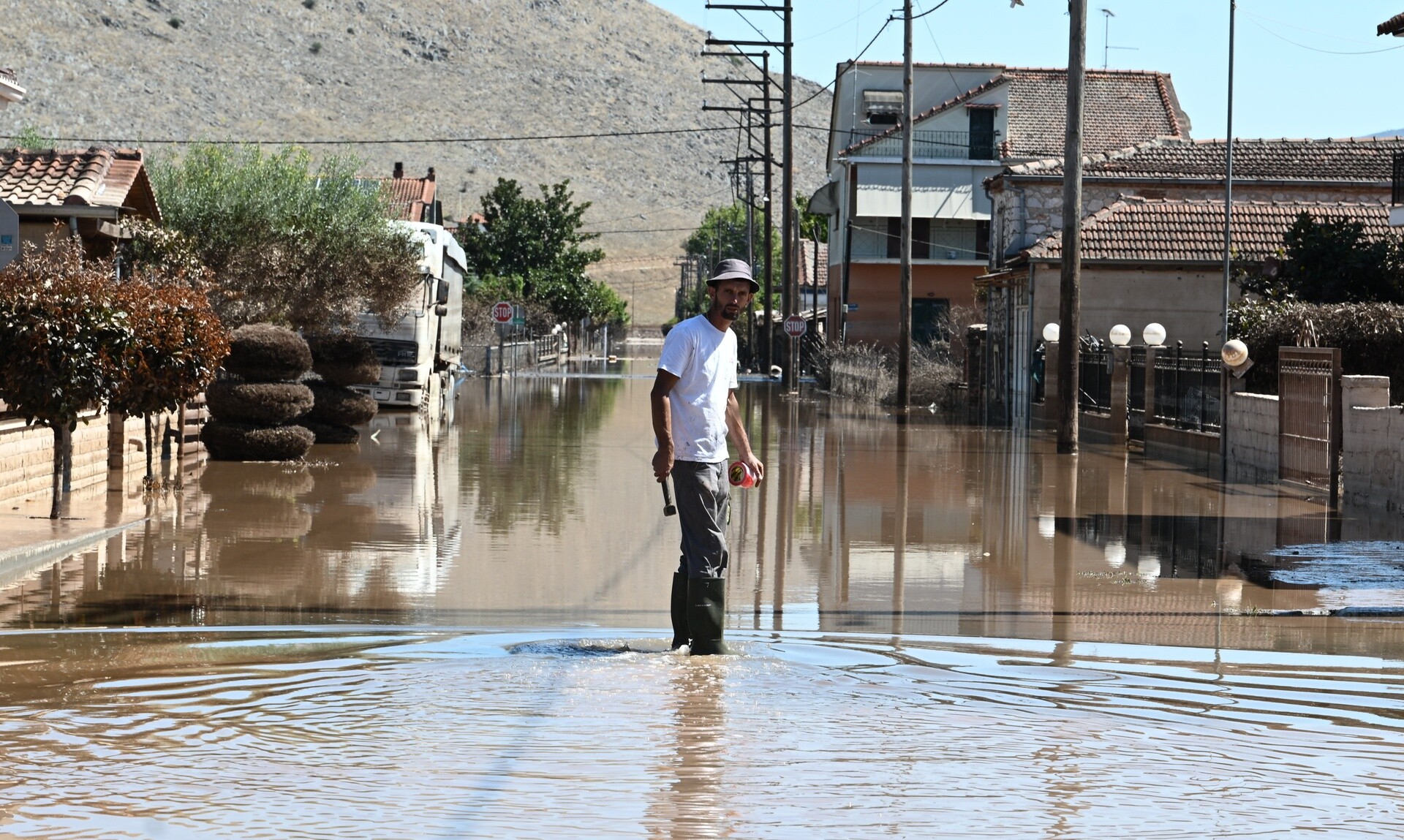 Απελπισμένοι οι κάτοικοι στη Φαρκαδόνα 7 μήνες μετά τις πλημμύρες: «Μας έχουν παρατήσει»