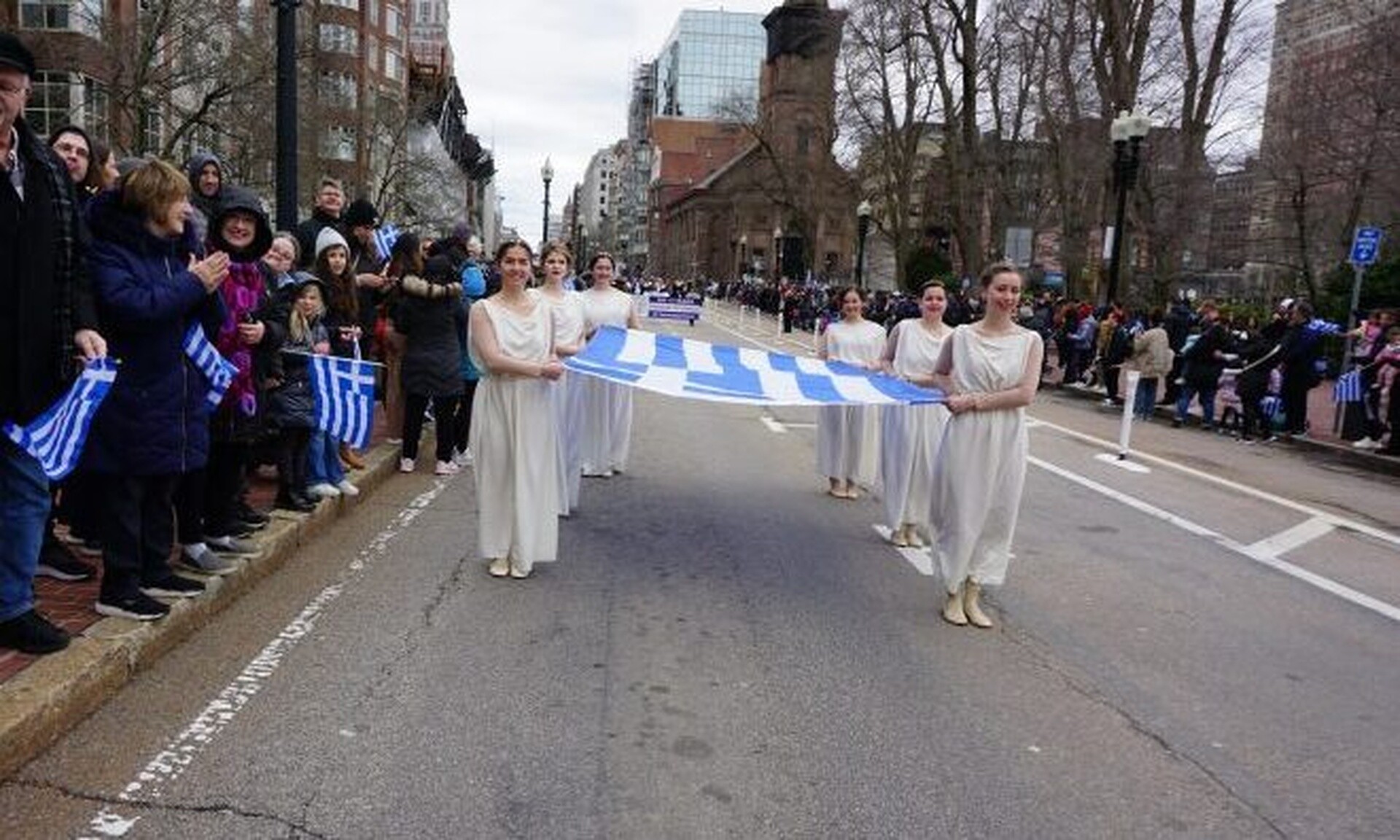 Με υπερηφάνεια και ενθουσιασμό οι παρελάσεις του Ελληνισμού σε Βοστώνη και Φιλαδέλφεια