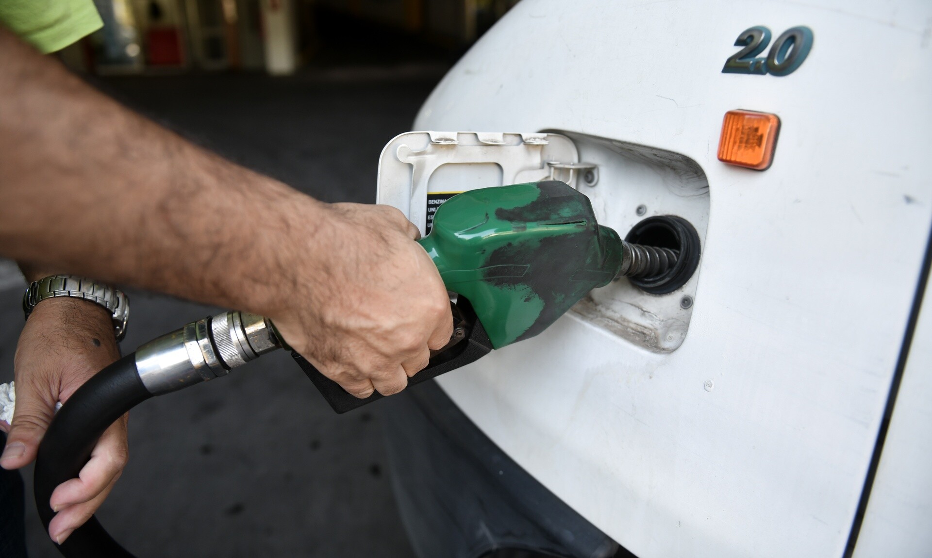 Καύσιμα: Πάνω από 2 ευρώ η βενζίνη στην Αττική - Προειδοποιούν για νέα αύξηση οι πρατηριούχοι