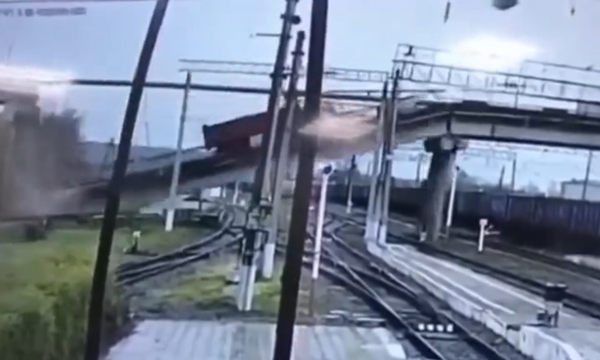 Κατάρρευση γέφυρας στη Ρωσία πάνω σε γραμμές τρένου - Μία νεκρή, έξι τραυματίες