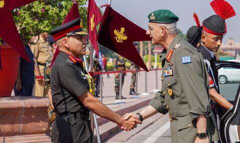 Επίσημη επίσκεψη του Αρχηγού ΓΕΕΘΑ στην Ινδία - Υπεγράφη στρατιωτική συνεργασία