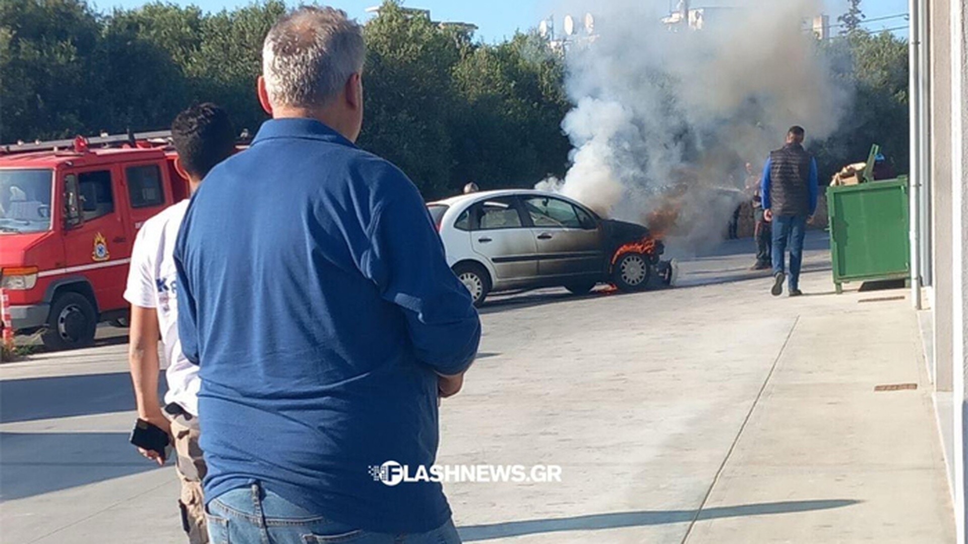 Χανιά: Αυτοκίνητο πήρε φωτιά εν κινήσει - Στο όχημα επέβαινε οικογένεια