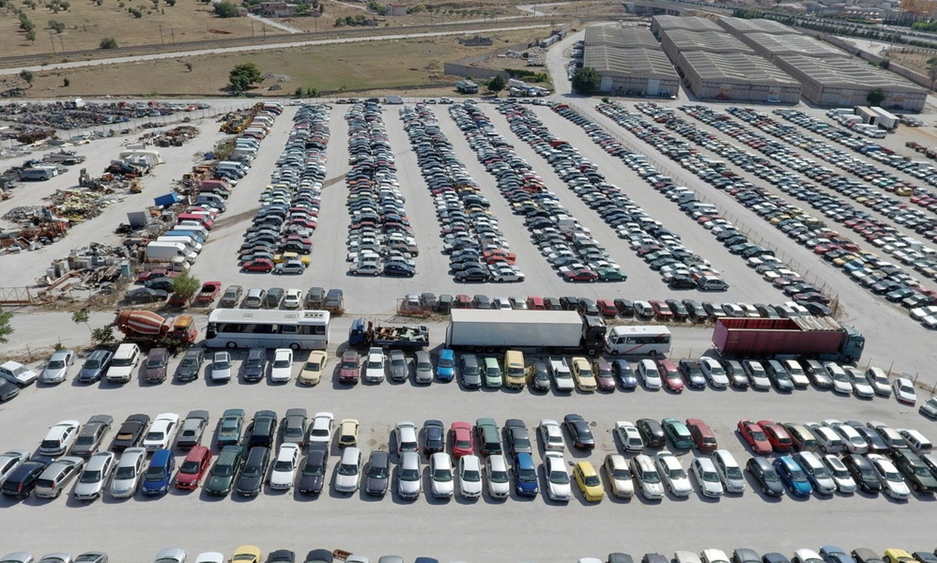 Αυτοκίνητα από 300 ευρώ: Ανοίγει σήμερα η αποθήκη - Δείτε τα 51 οχήματα και κάντε την επιλογή σας