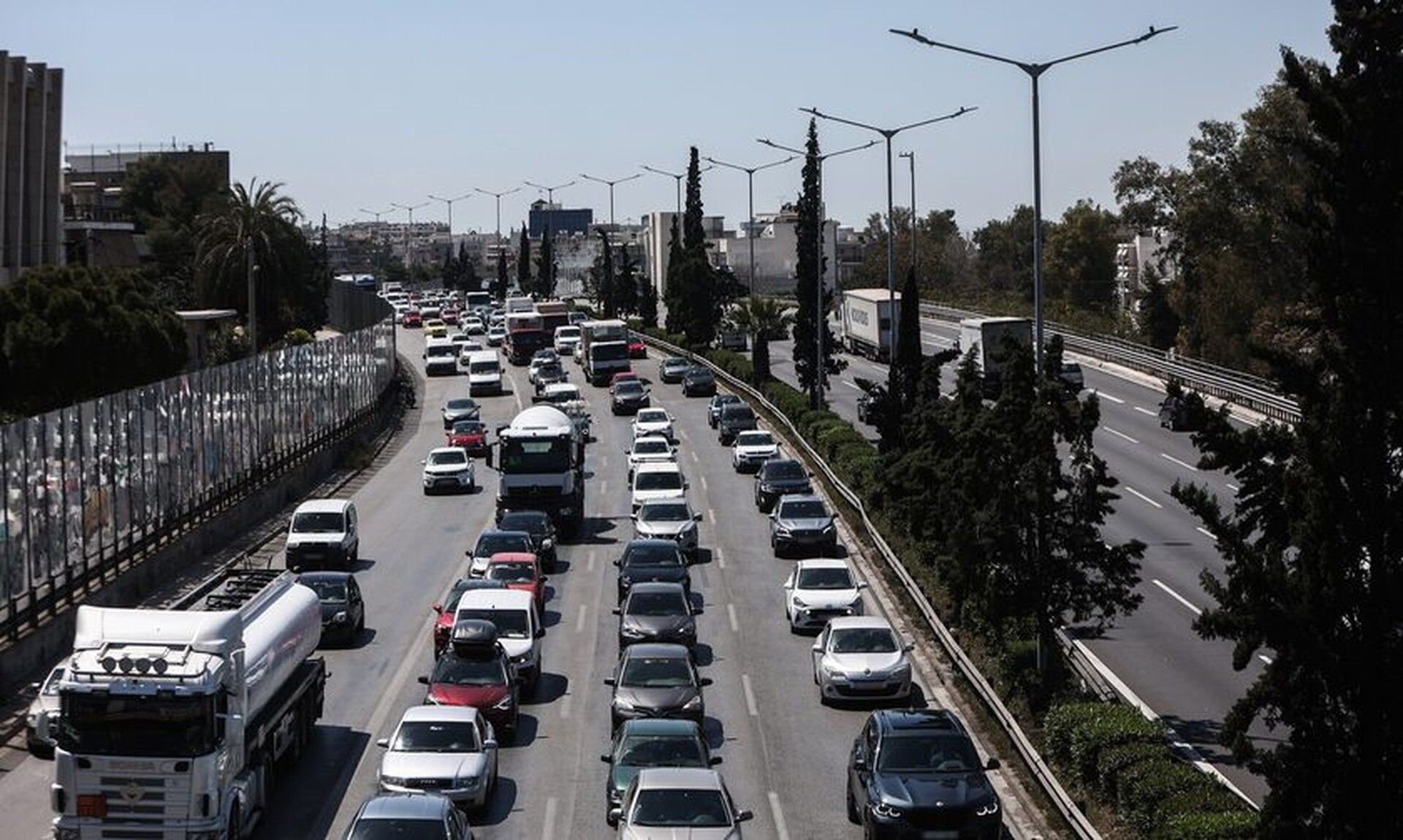 Κίνηση τώρα: Χάος στον Κηφισό, αργές ταχύτητες σε Αθηνών – Λαμίας και Κηφισίας