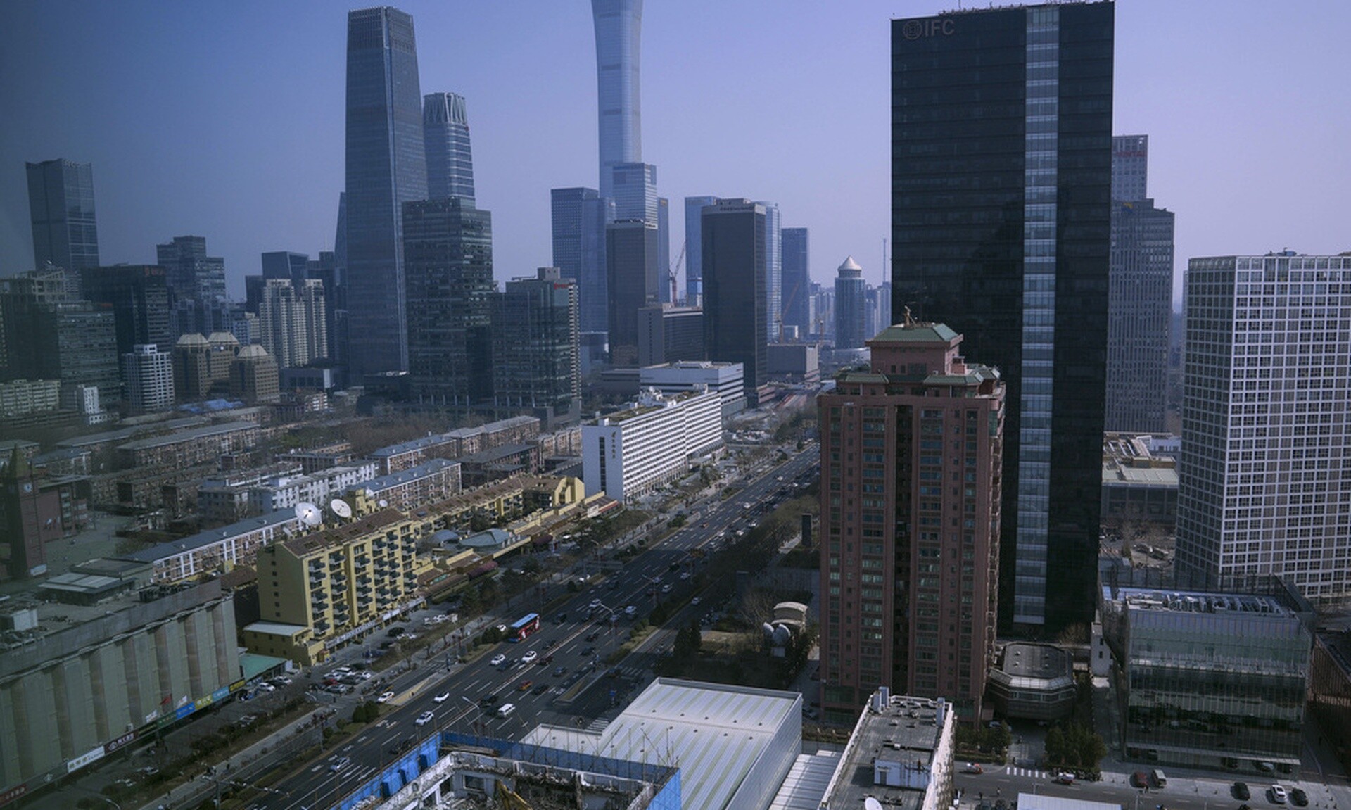 «Χαστούκι» στην Κίνα από τον οίκο Fitch: Yποβάθμισε την οικονομία της - «Λύπη» εξέφρασε το Πεκίνο